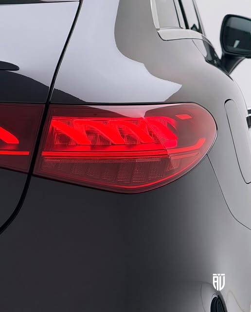 MERCEDES-BENZ EQE 300 EDITION ONE - Imagem 4