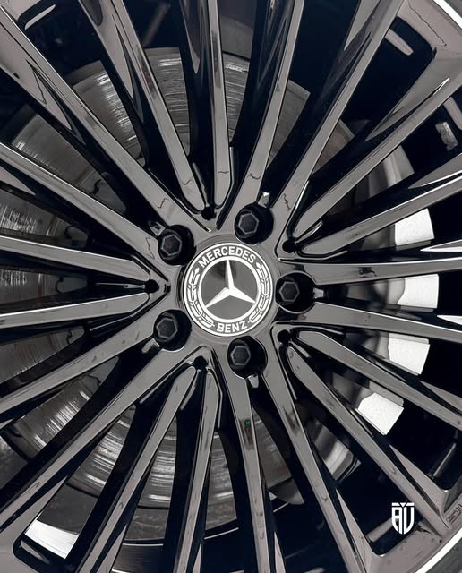 MERCEDES-BENZ EQE 300 EDITION ONE - Imagem 6