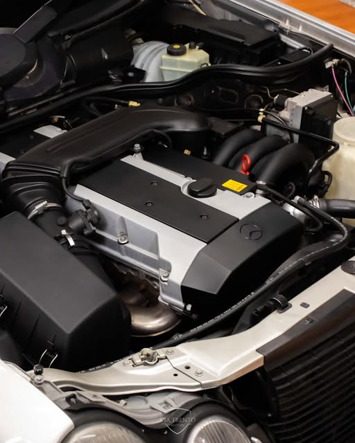 MERCEDES-BENZ E 320 AVANTGARD - Imagem 12
