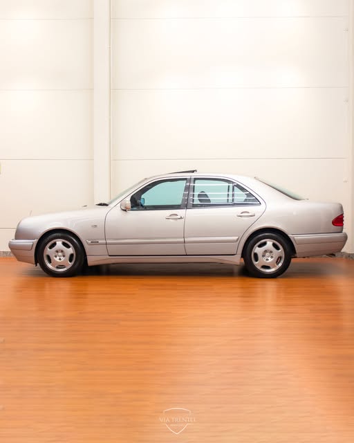 MERCEDES-BENZ E 320 AVANTGARD - Imagem 3