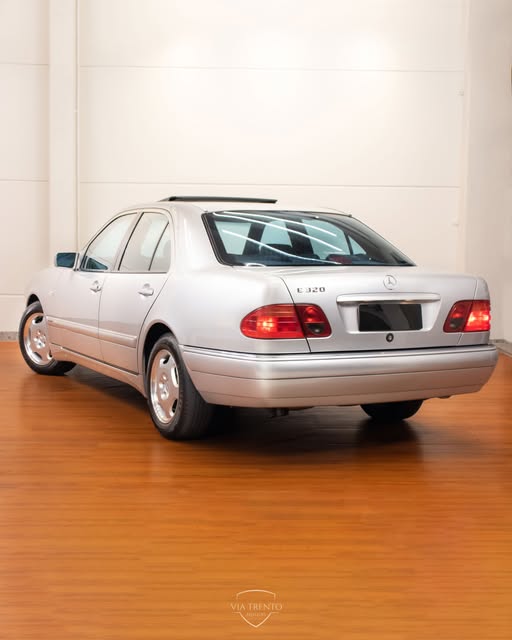 MERCEDES-BENZ E 320 AVANTGARD - Imagem 4