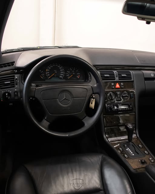 MERCEDES-BENZ E 320 AVANTGARD - Imagem 8