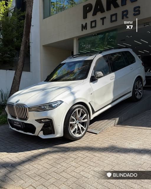 BMW X7 M50I