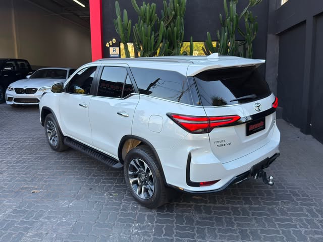 TOYOTA HILUX SRX PLATINUM - Imagem 6