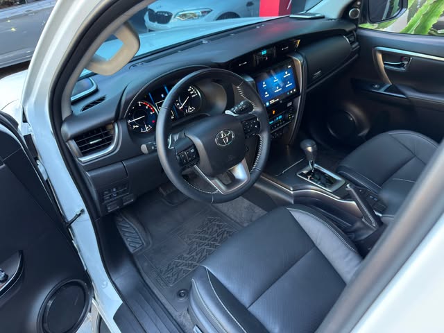 TOYOTA HILUX SRX PLATINUM - Imagem 7