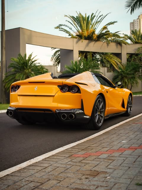 FERRARI 812 GTS - Imagem 9