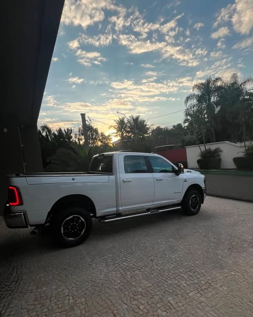 RAM 2500 LARAMIE RODEO - Imagem 4
