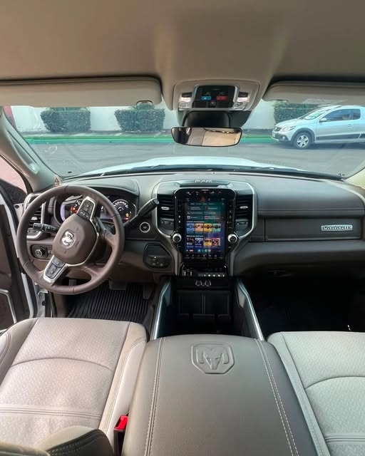 RAM 2500 LARAMIE RODEO - Imagem 5