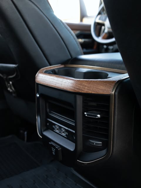 RAM 3500 LIMITED LONGHORN - Imagem 11
