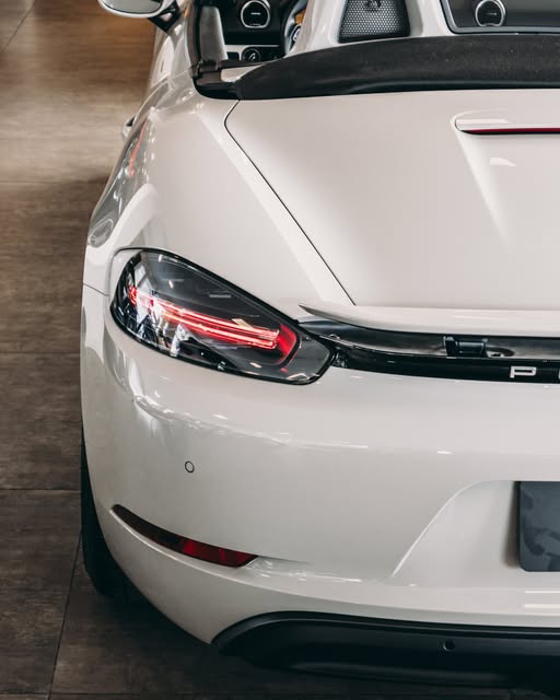 PORSCHE 718 BOXSTER - Imagem 7