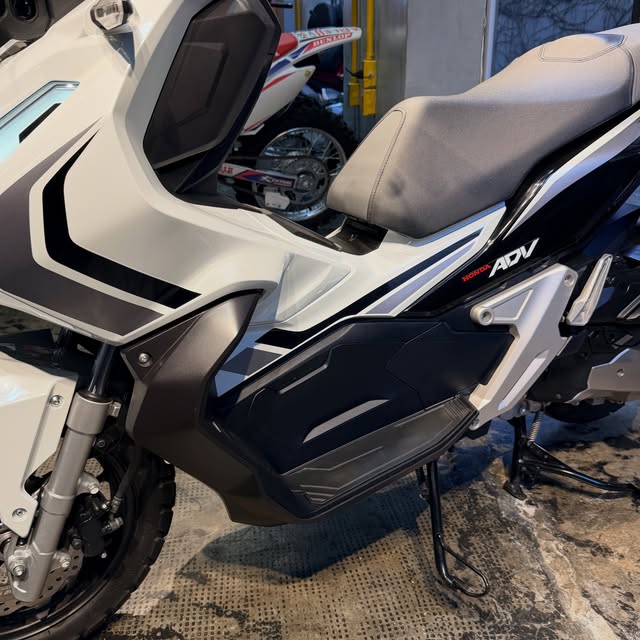 HONDA ADV 150 - Imagem 8