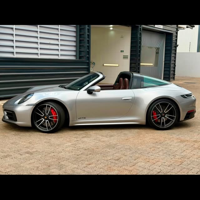 PORSCHE 911 TARGA 4 GTS - Imagem 12