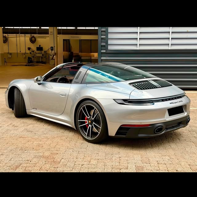 PORSCHE 911 TARGA 4 GTS - Imagem 3