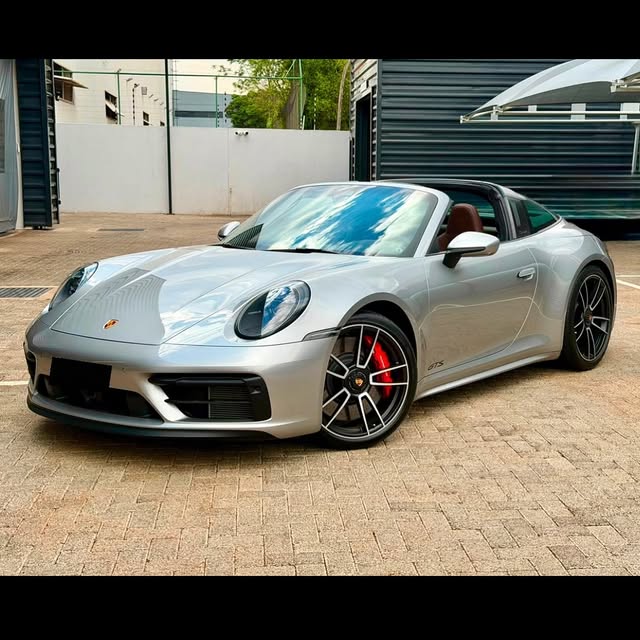 PORSCHE 911 TARGA 4 GTS - Imagem 5