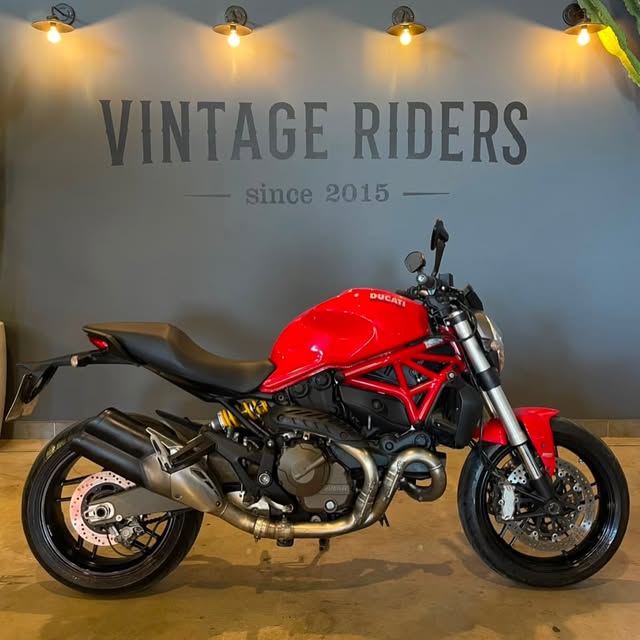 DUCATI MONSTER 821 - Imagem 1