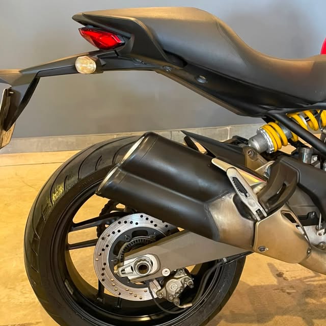 DUCATI MONSTER 821 - Imagem 13