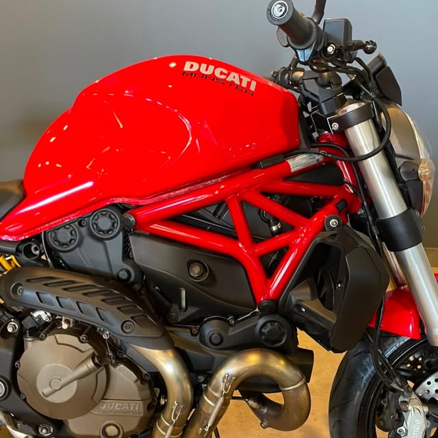 DUCATI MONSTER 821 - Imagem 6