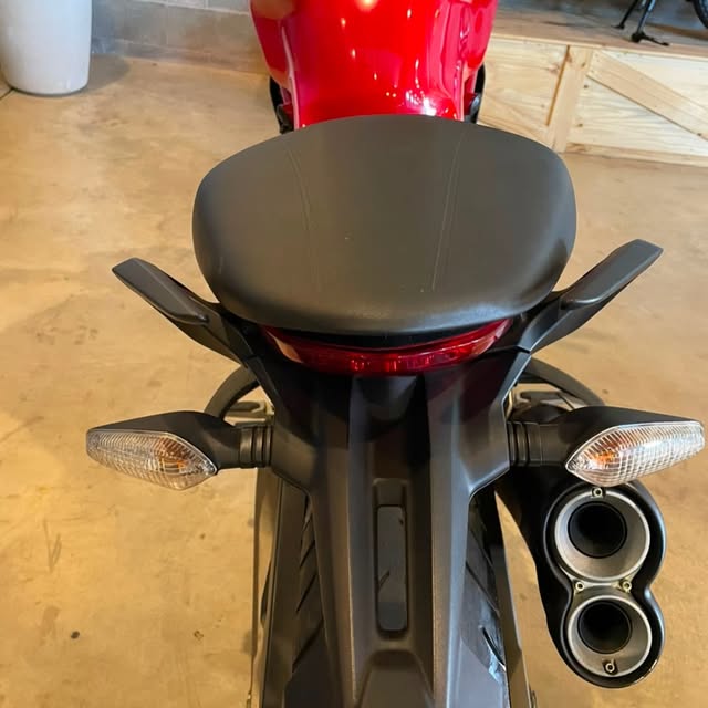 DUCATI MONSTER 821 - Imagem 7