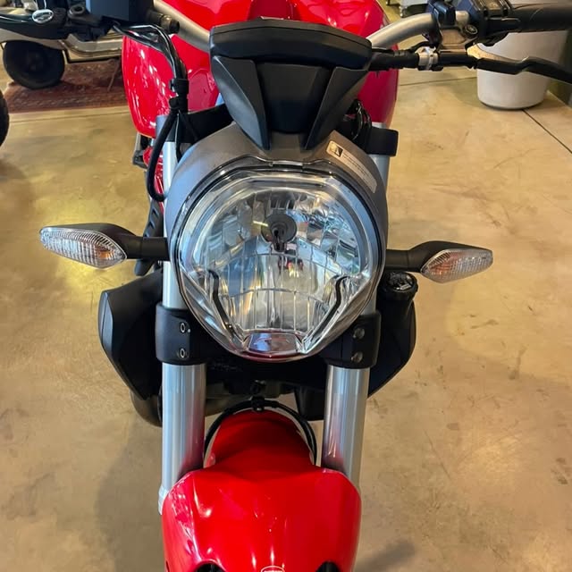 DUCATI MONSTER 821 - Imagem 9