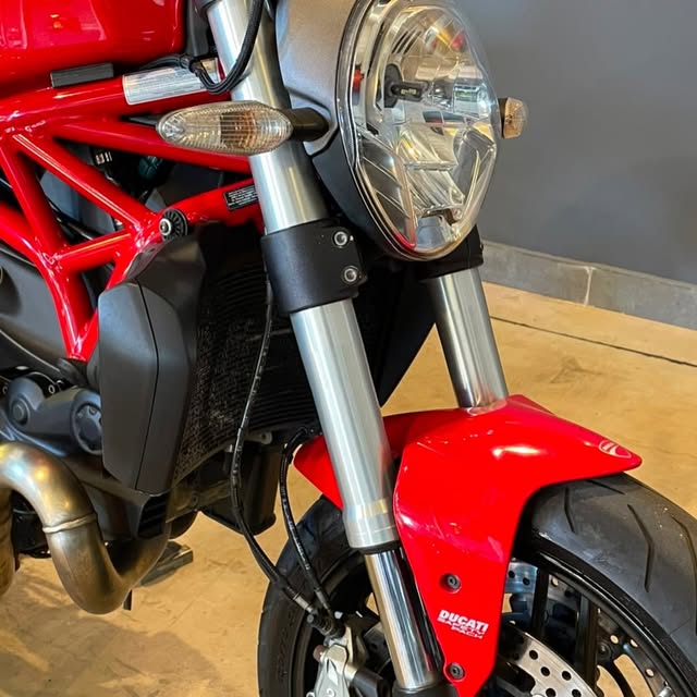 DUCATI MONSTER 821 - Imagem 10