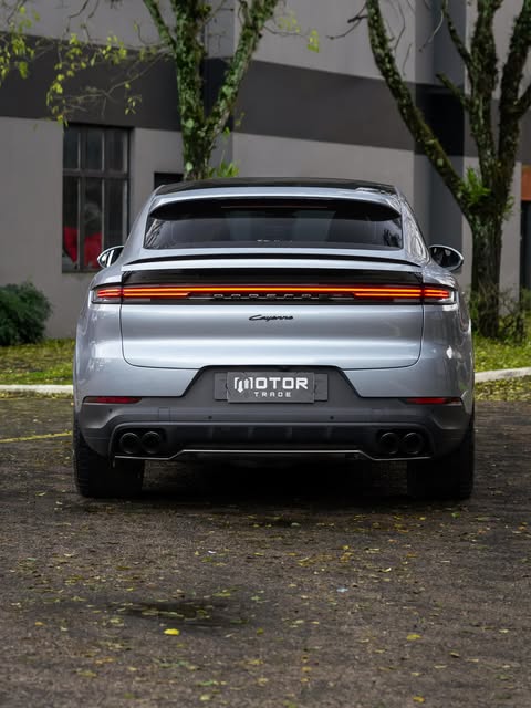 PORSCHE CAYENNE COUPÉ E-HYBRID - Imagem 3