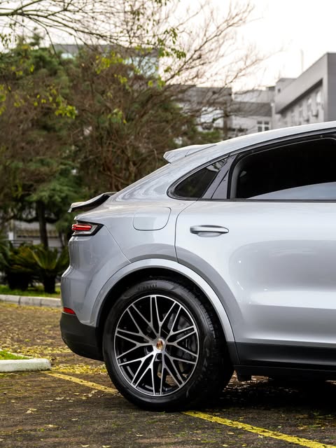 PORSCHE CAYENNE COUPÉ E-HYBRID - Imagem 5