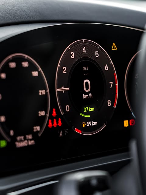 PORSCHE CAYENNE COUPÉ E-HYBRID - Imagem 9