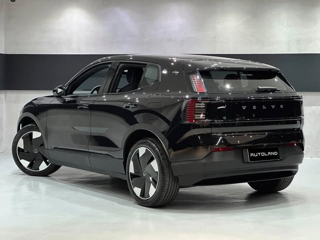 VOLVO EX30 PLUS - Imagem 4
