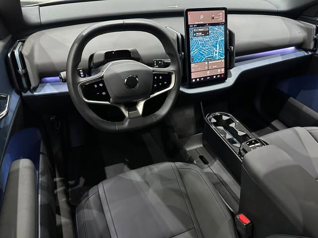 VOLVO EX30 PLUS - Imagem 5