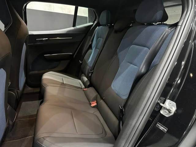 VOLVO EX30 PLUS - Imagem 8