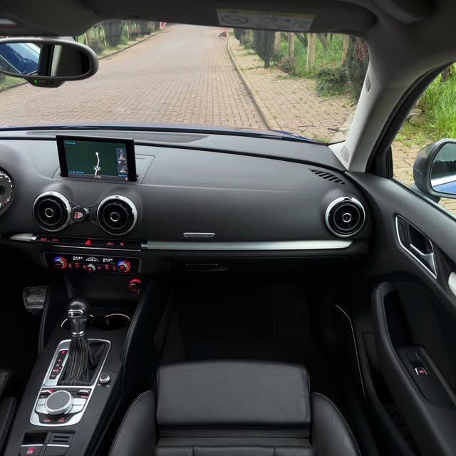 AUDI S3 - Imagem 11