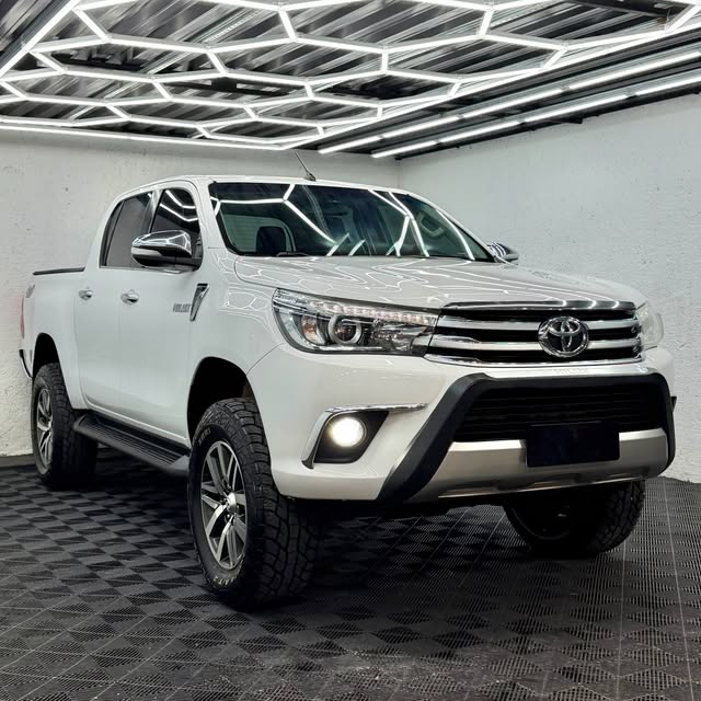 TOYOTA HILUX SRX - Imagem 1