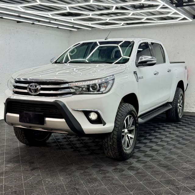 TOYOTA HILUX SRX - Imagem 2