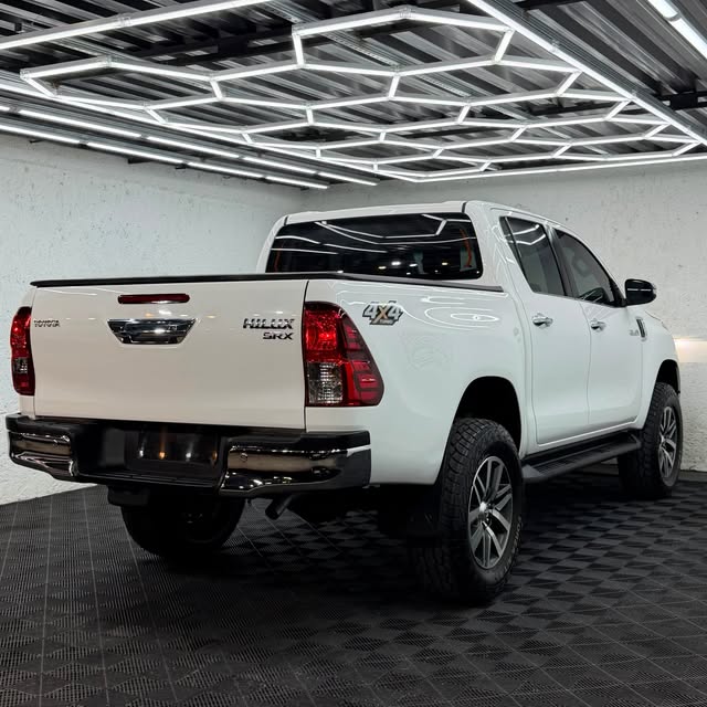TOYOTA HILUX SRX - Imagem 3
