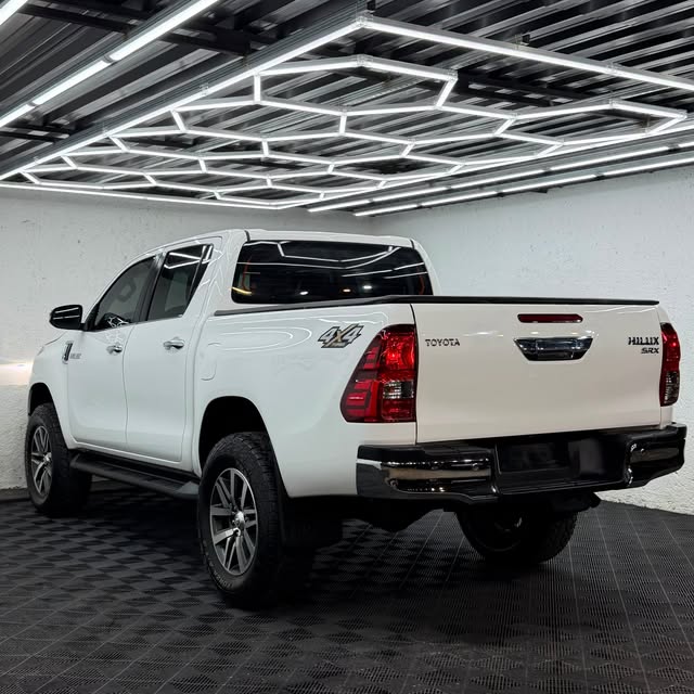 TOYOTA HILUX SRX - Imagem 4