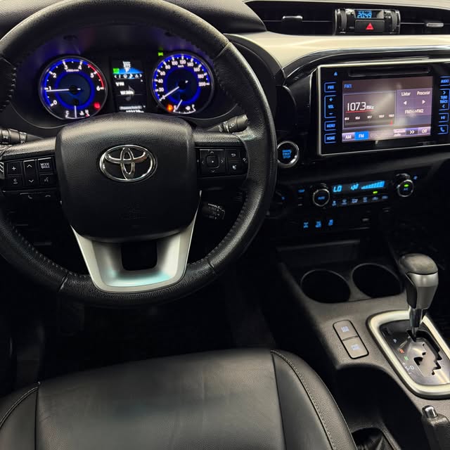 TOYOTA HILUX SRX - Imagem 7