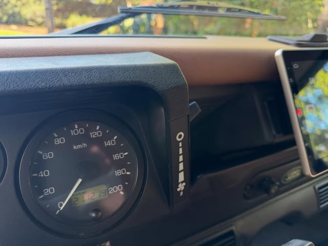 LAND ROVER DEFENDER - Imagem 16
