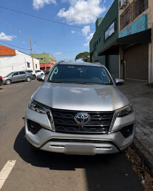 TOYOTA HILUX SW4 SRX - Imagem 2