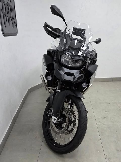 BMW F 900 GS ADVENTURE PLUS - Imagem 8