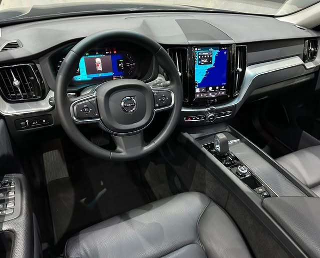VOLVO XC60 T8 RECHARGE INSCRIPTION EXPRESSION - Imagem 6
