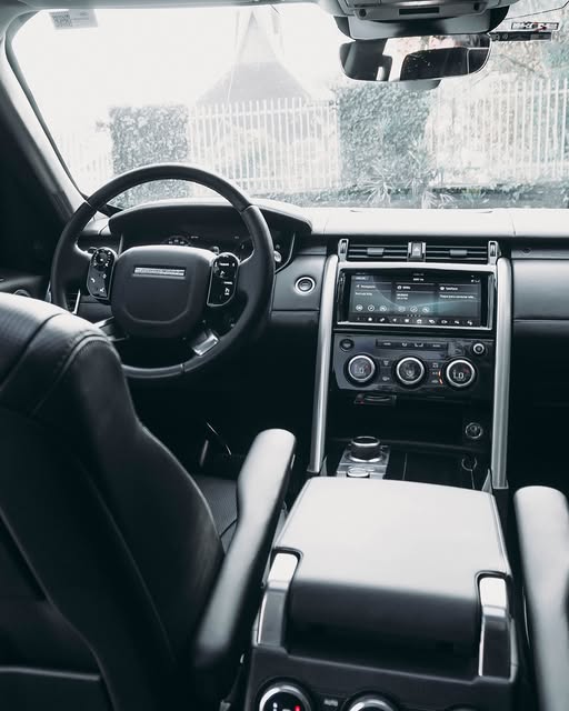 LAND ROVER DISCOVERY HSE LUXURY - Imagem 3