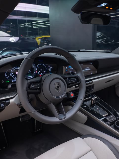 PORSCHE 911 TURBO S - Imagem 2