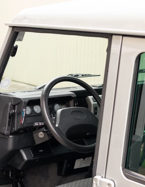 LAND ROVER DEFENDER 110 CSW - Imagem 5