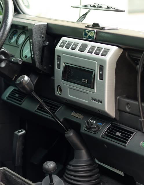 LAND ROVER DEFENDER 110 CSW - Imagem 6