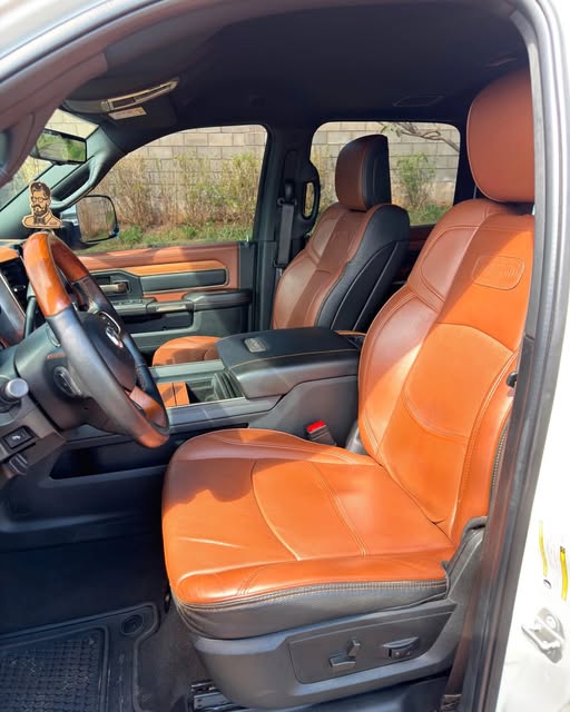 RAM 3500 LONGHORN LIMITED - Imagem 5