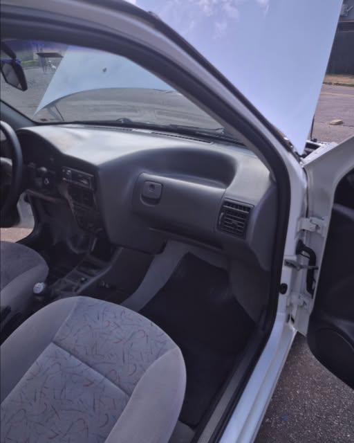 VOLKSWAGEN SAVEIRO GL - Imagem 3