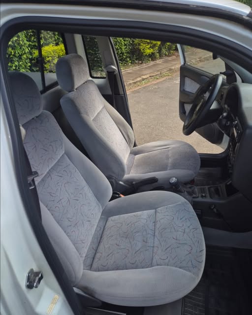 VOLKSWAGEN SAVEIRO GL - Imagem 4