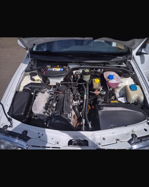 VOLKSWAGEN SAVEIRO GL - Imagem 8
