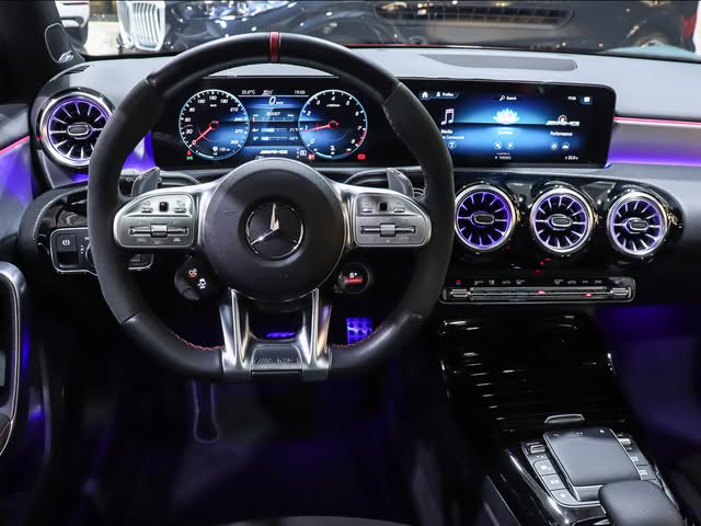 MERCEDES-BENZ A 45 AMG AMG - Imagem 5