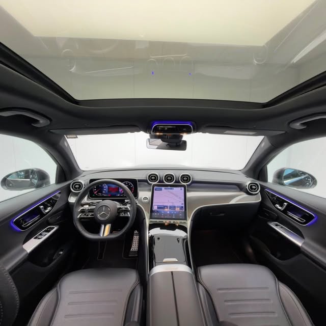 MERCEDES-BENZ GLC 300 AMG L. COU. 4M 2.0 TB AUT. (HÍB) - Imagem 9